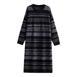 Yuenen half -side velvet sleeping skirt women pajamas autumn and winter winter soft and warm coral velvet long long models can be worn outside
