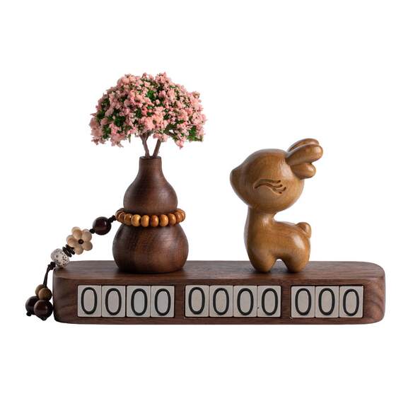 
New car high-end car number plate ornaments aromatherapy cute deer car center console ornaments creative gifts for women