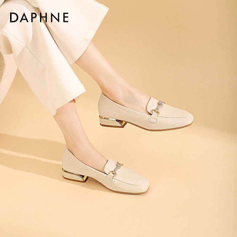 DAPHNE 达芙妮 单鞋女鞋2022新款春季白色粗跟英伦风小皮鞋女平底乐福鞋女