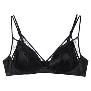 
Uras Qianjin Lace Strap Underwear New French Satin Sexy Pure Lightweight Bra Without Steel Wire