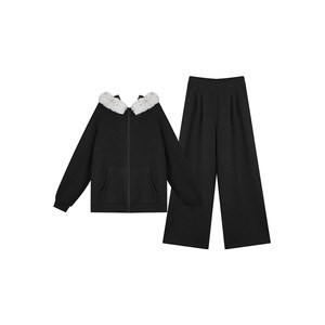 
Annie is not popular. Flash perm rhinestone fur collar plus velvet sweatshirt and trousers suit for women who are slightly fat, large size and warm two-piece suit.