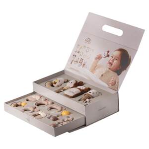 Disney newborn meeting gift baby birth one year old baby toys 100 days comforting supplies full moon gift box
