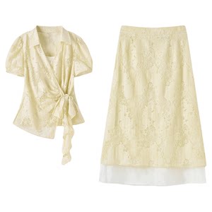 
Qiu Yingying 'Ningxia Qingfeng' wrap tie top lace print skirt suit