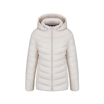 
Yalu mother dressed in thin down jacket