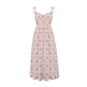 Maison Wester is a popular summer holiday commuting high-waisted floral suspender long skirt that can be worn in a revealing way