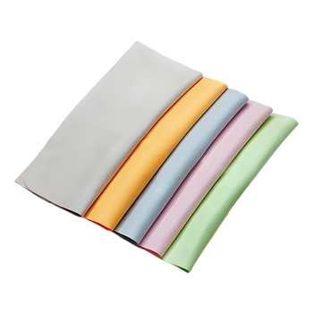 
Suede glasses are soft and not damaged.