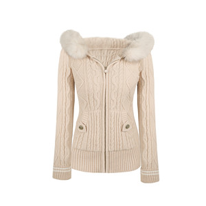 MummyCat下蛋喵[圣诞派对]古早氛围羊毛连帽绞花针织毛衣外套
