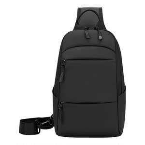 新款胸包男多功能斜挎包男士单肩包大容量胸前水杯包出行潮流背包