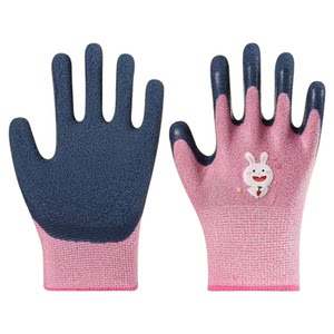 Children rush to the sea gloves to the seaside to play feeding pets with children, bite crab protection anti -tasting and cutting
