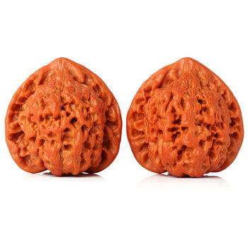 We play with walnuts, Wang Yong’s official hat, and play with the pieces