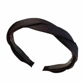 
The new toothed headband has been purchased more than 14,000 times