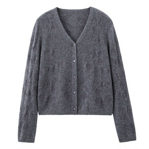
2025 new high-end cardigan fashion cardigan V-neck embroidered light luxury solid color long-sleeved top women's jacket