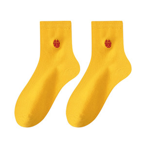 
Yellow socks wedding couple thin invisible boat socks worn by the bride and groom as a pair of men's and women's high heels