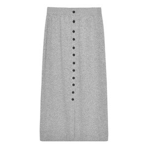 
Because of the design, front-breasted autumn and winter warm, lazy and relaxed three-dimensional velvet high-waist slim knitted skirt