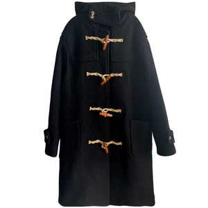 
Chun Ye Bai 25 autumn and winter new black all-wool horn button woolen coat women's medium-length hooded woolen coat