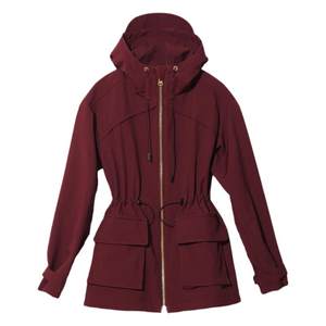 
Carolingian is heavy on industry and light on outdoor! Custom-woven warm fabric windbreaker, low luxury and simple design jacket