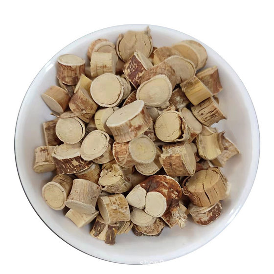 Wild five-fingered peach, Chinese medicinal materials, fresh milk root, Smilax poria, authentic Moh's chicken soup, same style