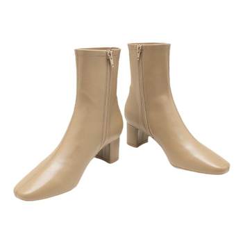 How does Wang Xiaoshi's spot rough and high heel boots