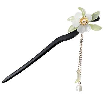 High-end children's hairpin on the back of the head
