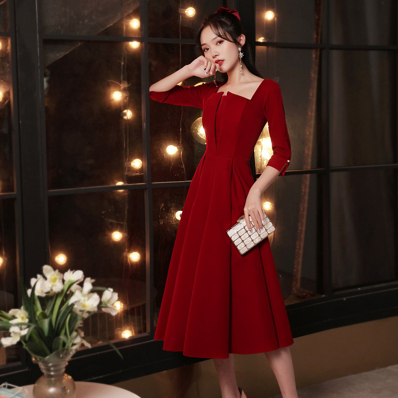 红色小礼服2022夏季新款赫本风法式复古高级感气质中长款连衣裙女