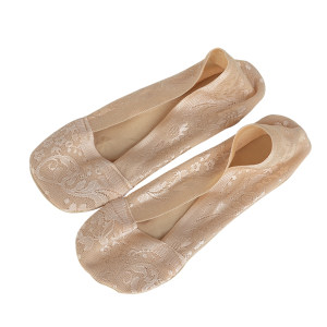 Lace boat socks women's summer thin invisible socks silicone anti slip pure cotton sole socks set Korean version shallow mouth women's socks