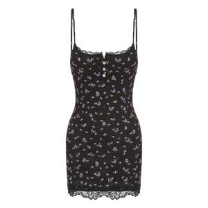 
Today and evening sexy pajamas women's 2025 new girl's lace suspender nightgown with breast pads autumn pure lust style