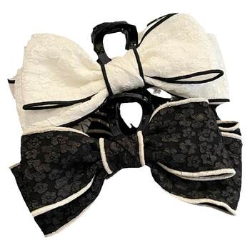 Bow grabbing a large high -level high -level headgear back of the head
