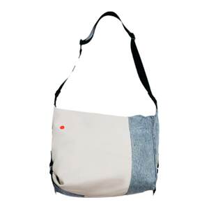 
HowBottle Denim Square Bag Large Capacity Crossbody Commuting Denim Color Matching Sustainable Design