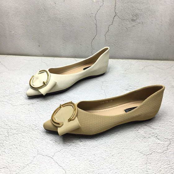 브랜드 철수 2024 봄 새로운 스타일 깨진 코드 처리 여성 신발 다목적 뱀 인쇄 패션 지적 발가락 리본 플랫 신발