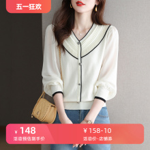 Long sleeved high-end age reducing vacation two spring and autumn t-shirts