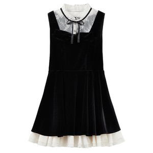 
Qiushui Yiren Elegant and Versatile Waist A-Line Skirt 2026 Spring New Lace Splicing Fake Two-piece Dress