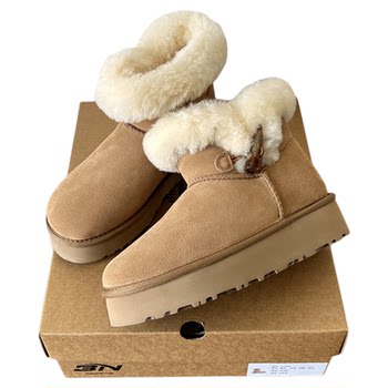 Henan Sangpo Village horn buckle thick-soled snow boots for women
