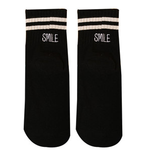 刺绣字母中筒袜子女日系纯棉两杠运动袜潮春秋韩版学生秋冬红袜