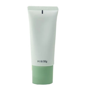 Xiangyi Materia Medica Red Scenery Bright Milk BB Cream Concealer Bright skin color, waterproof and anti -sweat, long -lasting makeup