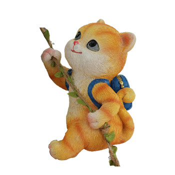 Climbing kitten garden home decoration