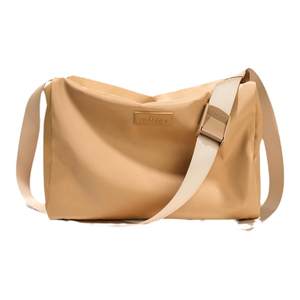 Vaoper feeds the red messenger bag men's tide brand sports bag women's large -capacity travel bag fitness casual shoulder bag