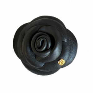 
French retro lychee pattern cowhide camellia brooch high-end leather flower corsage golden rose accessories