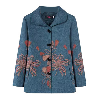 Grandma in autumn and winter jackets in the middle and elderly people with velvet clothes