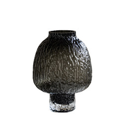 Light luxury and high-end glass vase with transparent water for flowers