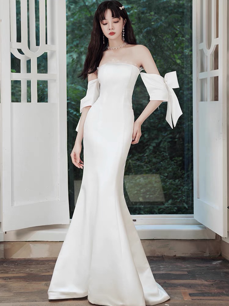 White evening dress, elegant advanced skirt, 2021 collection, 