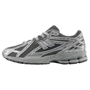 
[First Drop] IU’s same NewBalance NB official liquid silver breathable men’s and women’s dad shoes M1906REH