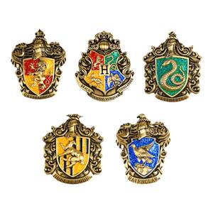 Harry Potter Authentic Peripheral Academy Emblem Hogwarts Academy Emblem Metal Bust Retro brooch Gryffindor