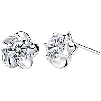 Stylish and luxurious birthday gift earrings for girlfriend