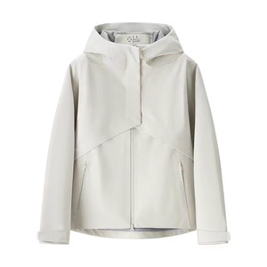 
No fear of wind and rain! Dis style style ~ outdoor mountain style three-dimensional tailoring hooded soft shell jacket short coat for women