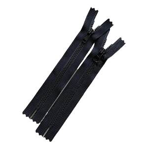 
YKK black No. 3 resin closed-tail short zipper down jacket children's clothing pocket collar plastic tooth trousers clothing accessories