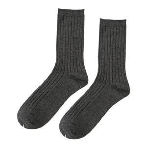 Autumn and winter high -end basic wool socks men's socks solid color casual business thickened warm middle tube socks
