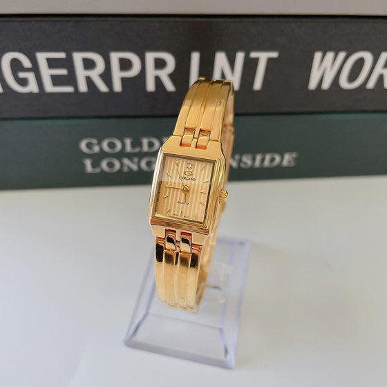 90년대 GARLAND 재고 레트로 24k 골드 수입 쿼츠 스퀘어 하프 팔찌 해외 반품 여성용 골드 시계