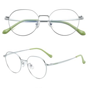 
Myopia glasses for young students can be equipped with ultra-light pure titanium eye frames for children to prevent blue light radiation.