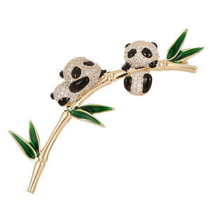 
[Violet Genuine] Swinging Panda Brooch High-end Exquisite Personality Versatile Corsage Pin Niche Design