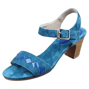 
Brand withdrawal of cabinets and cuts the code for women's shoes genuine leather women's sandals sheepskin thick heels fashion sandals high heels sandals